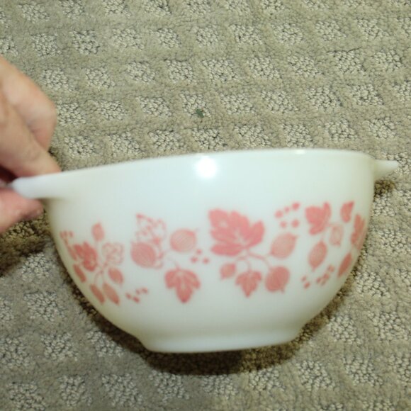Vtg PYREX Pink Gooseberry 4 Piece Cinderella Mixing Bowl Set  444 443 442 441 - Picture 13 of 15